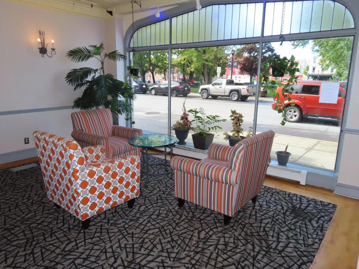 St Charles Hotel Downtown Hudson Kültér fotó